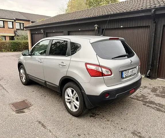 Nissan Qashqai 2011 photo 2