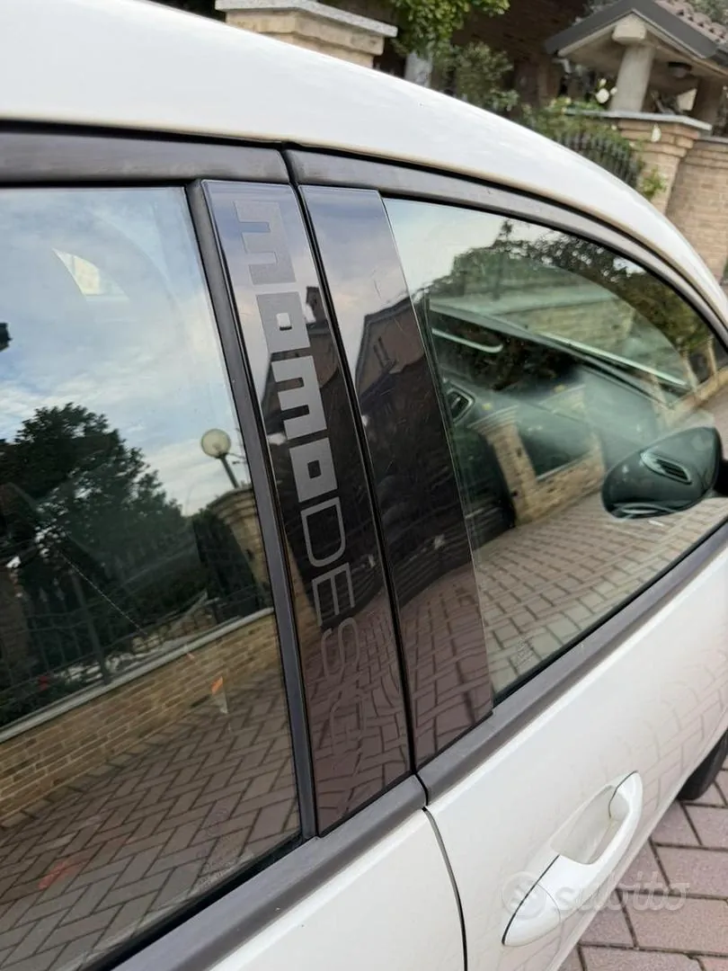 Lancia Ypsilon 2014 photo 4