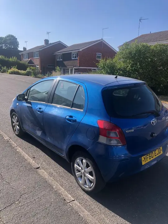 Toyota Yaris 2011 photo 3