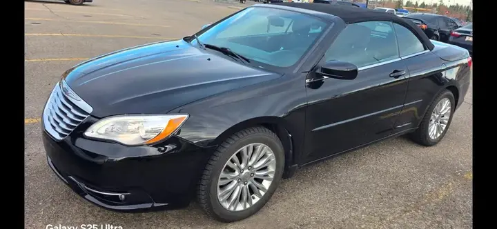 Chrysler 200 2013 photo 2