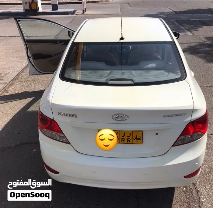 Hyundai Accent 2012 photo 4