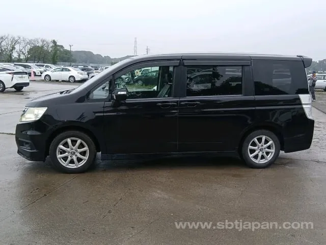 Honda Stepwagon Spada Z 2009 photo 4