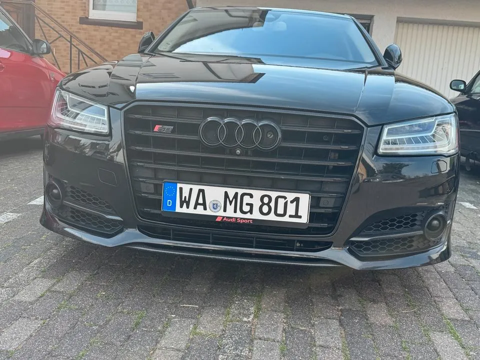 Audi S8