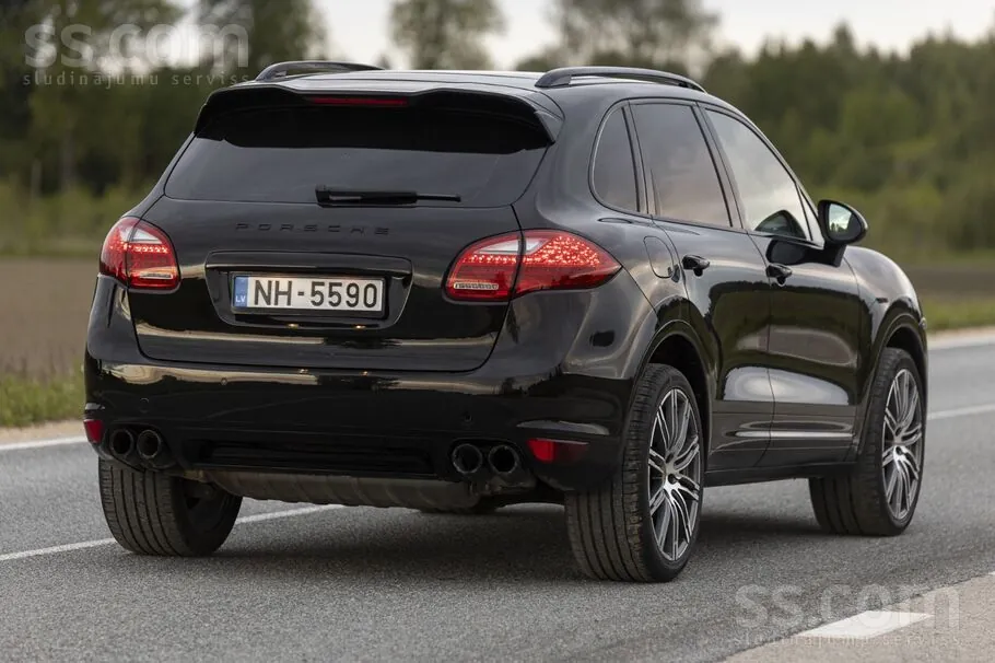 Porsche Cayenne 2011 photo 3