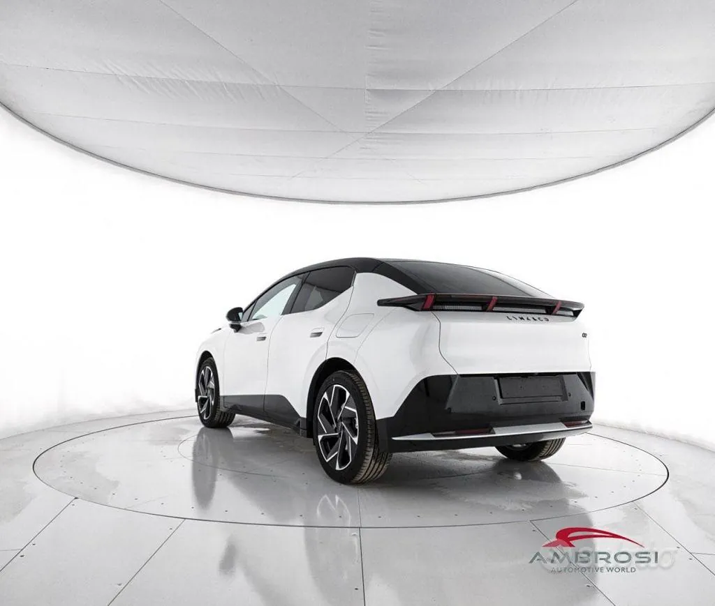 Lynk & Co 02 Core 2026 photo 4