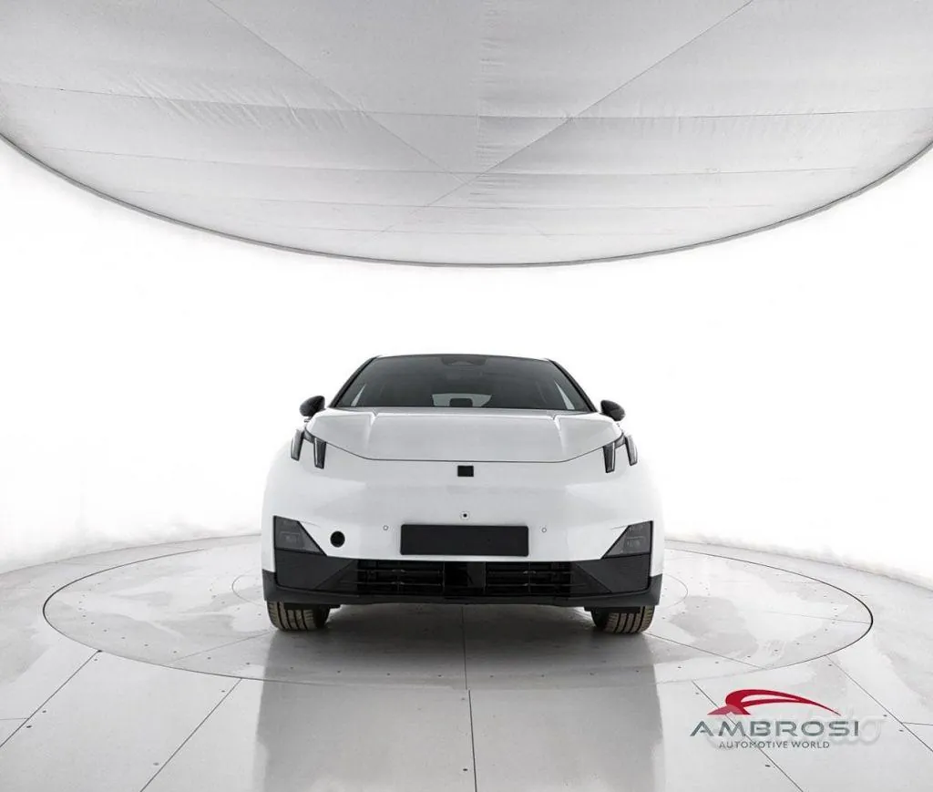 Lynk & Co 02 Core 2026 photo 5