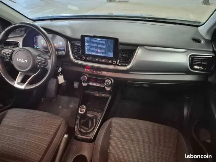 Kia Stonic 2024 photo 3