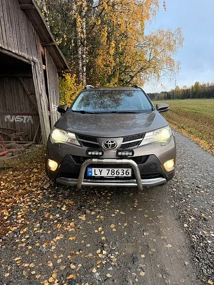 Toyota Rav4 2015 photo 2