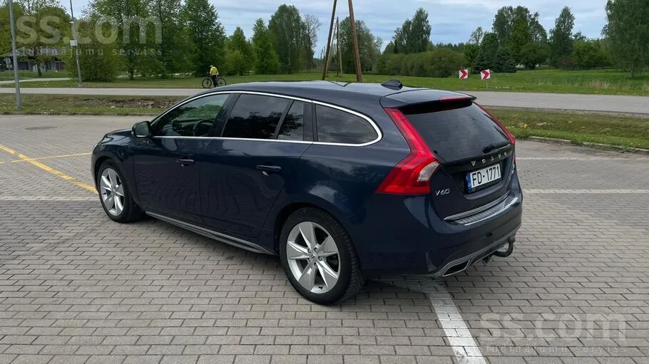 Volvo V60 2013 photo 2
