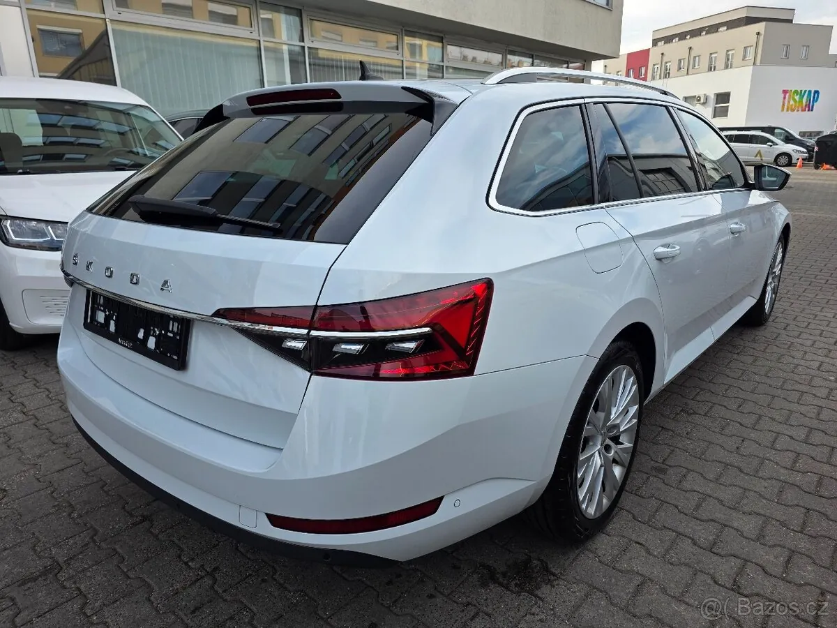 Skoda Superb 2023 photo 4