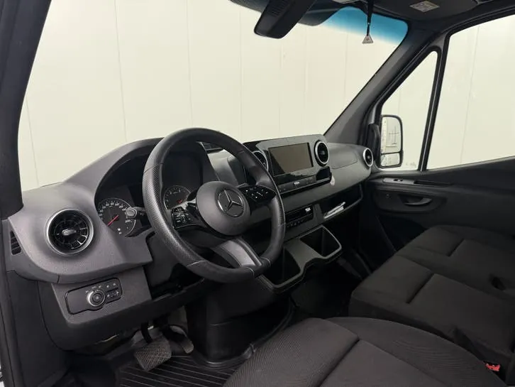 Mercedes-Benz Sprinter 2024 photo 3