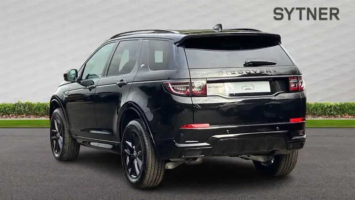 Land Rover Discovery Sport photo 2