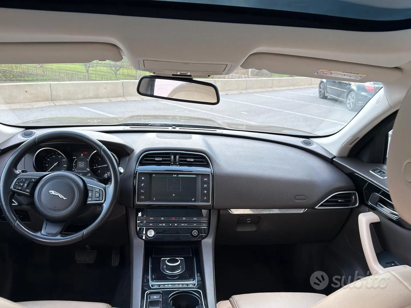 Jaguar F-Pace 2016 photo 5