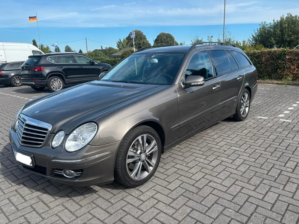 Mercedes-Benz E320