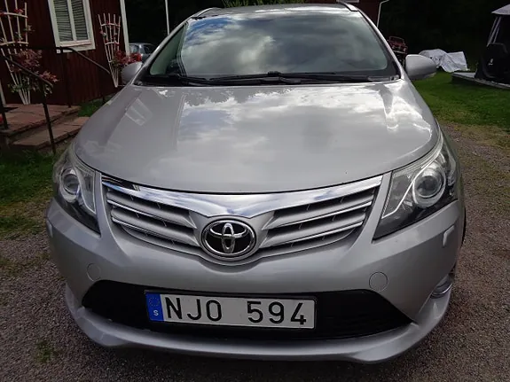 Toyota Avensis 2013 photo 5
