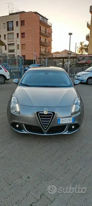 Alfa Romeo Giulietta 2011 photo 2