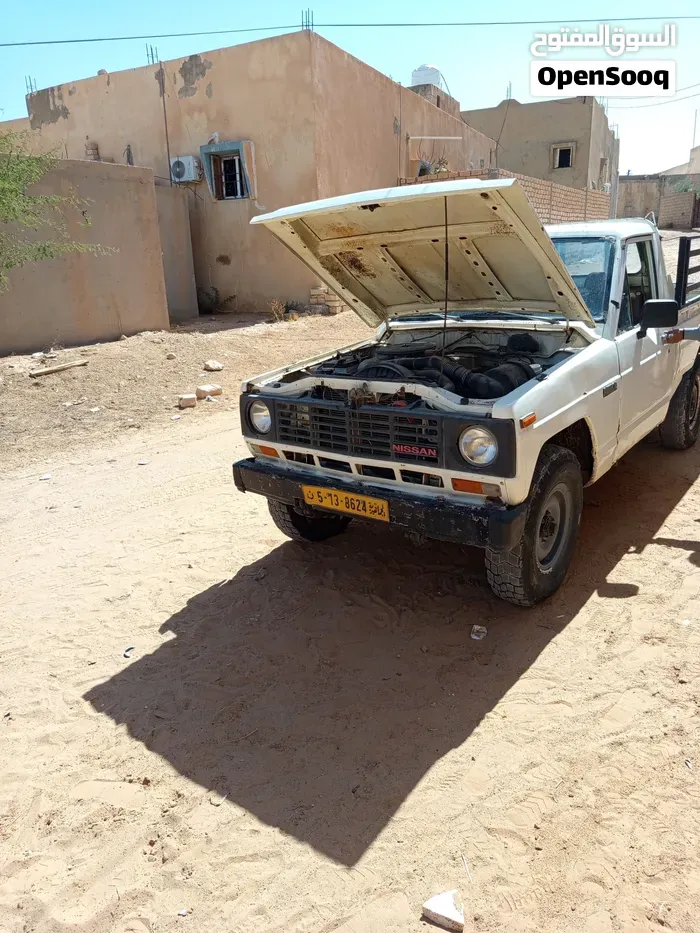 Nissan Patrol 1987 photo 4