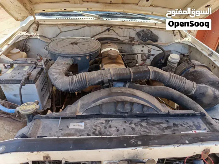 Nissan Patrol 1987 photo 2