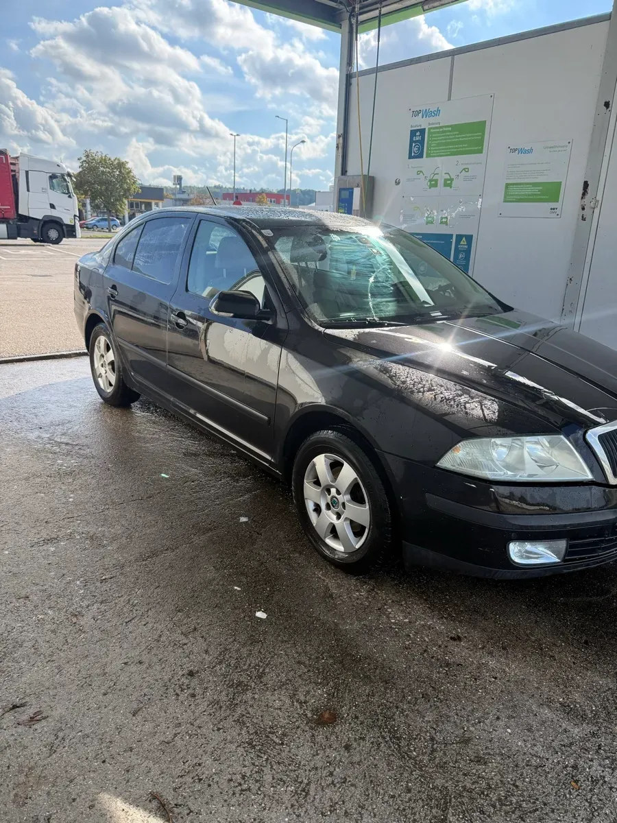 Skoda Octavia 2004 photo 2