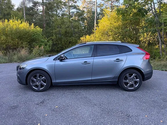Volvo V40 Cross Country 2015 photo 2