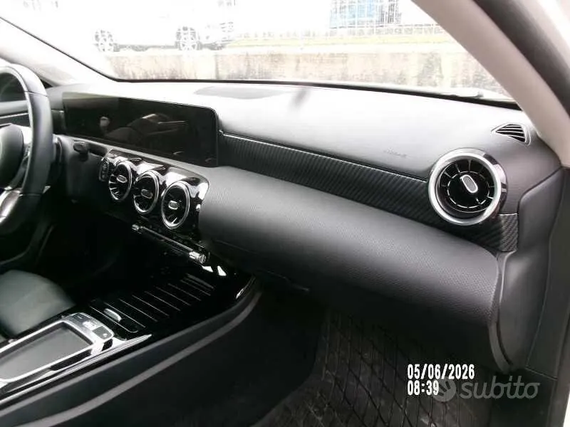 Mercedes-Benz A 180 2023 photo 5