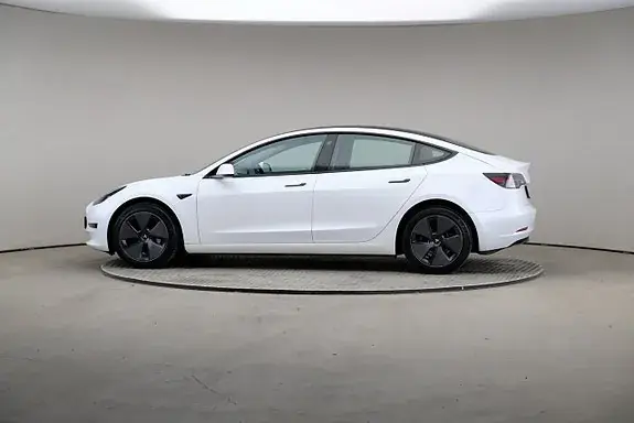 Tesla Model 3 2023 photo 4