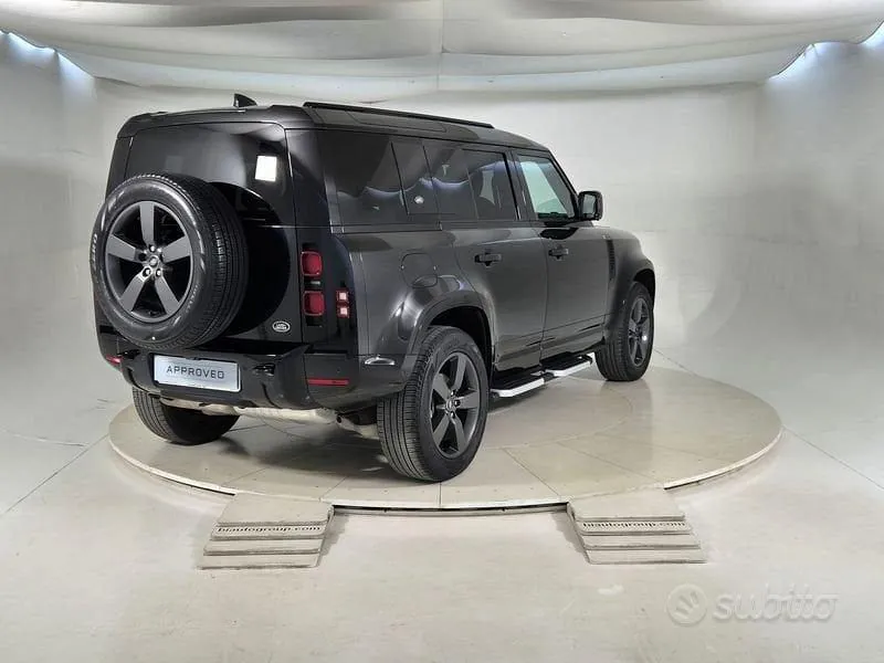 Land Rover Defender 2023 photo 2