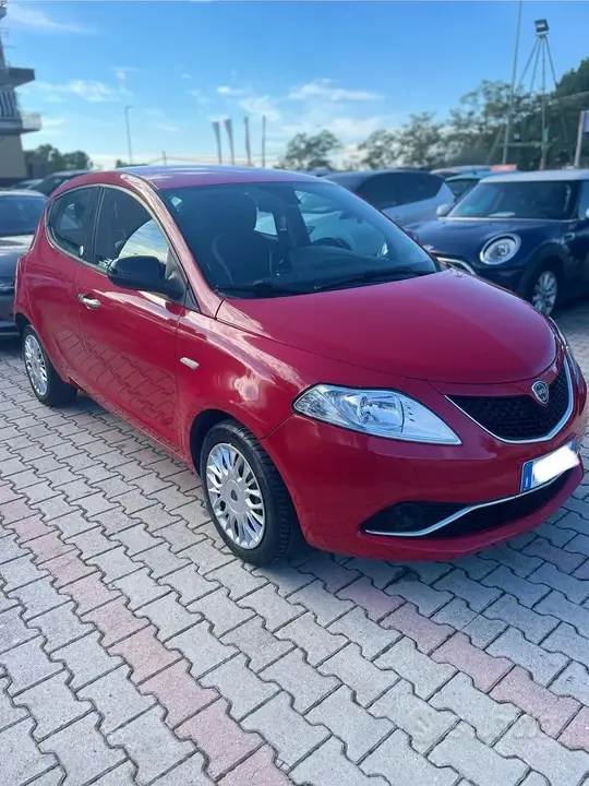 Lancia Ypsilon 2016 photo 2