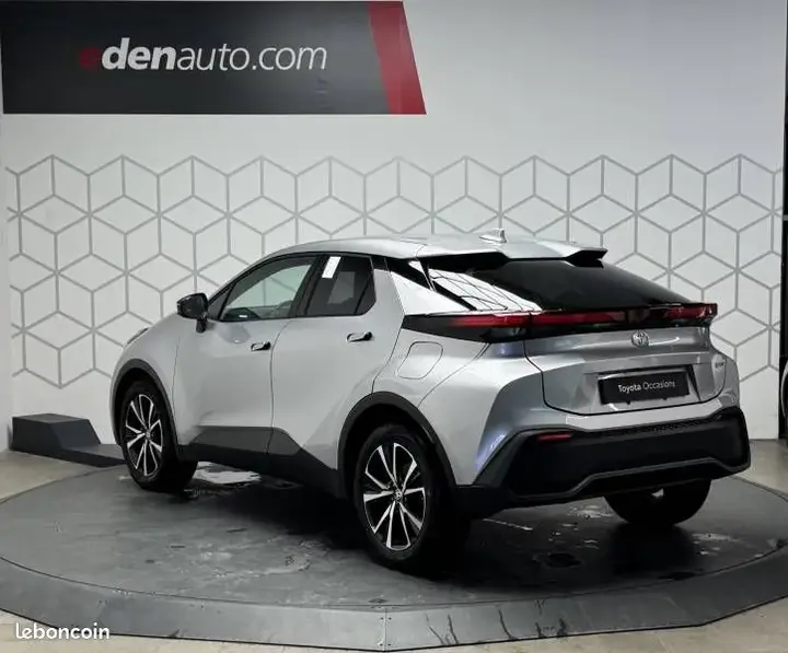 Toyota C-Hr 2025 photo 2