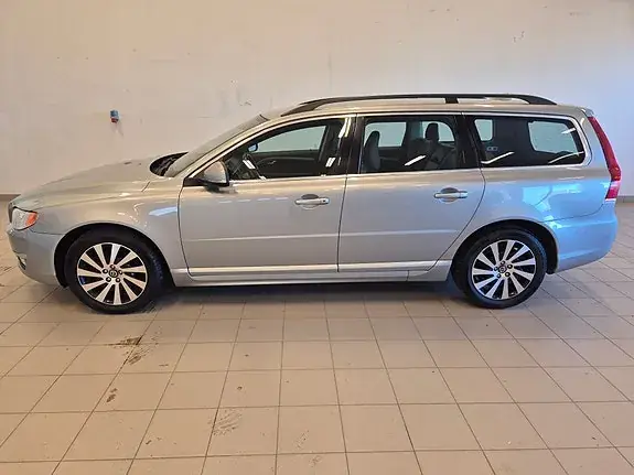 Volvo V70 2014 photo 2