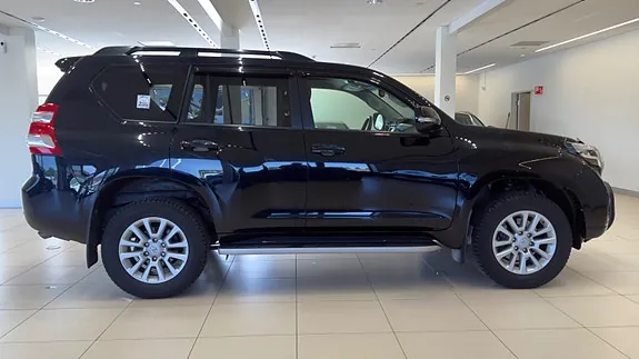 Toyota Land Cruiser 2017 photo 5