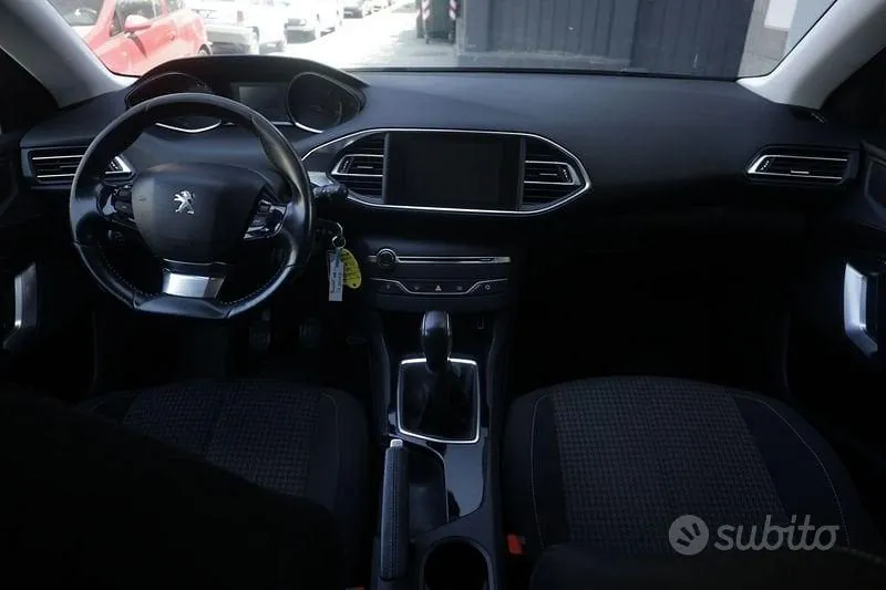 Peugeot 308 2018 photo 2