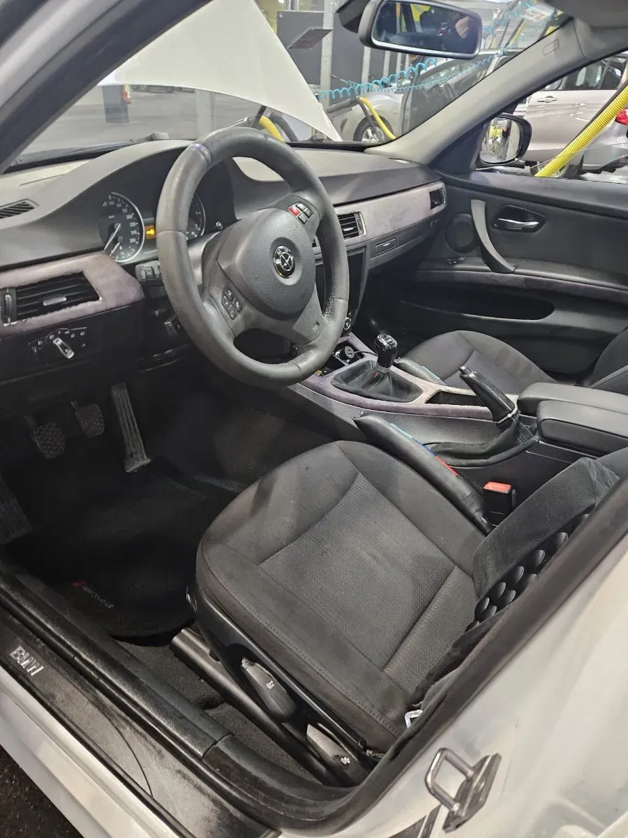BMW 3 Series 2009 photo 3
