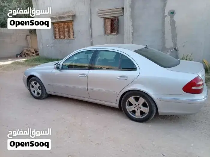 Mercedes-Benz E-Class 2003 photo 2