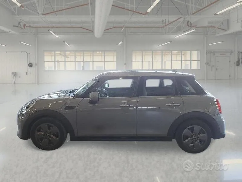Mini One 2022 photo 5