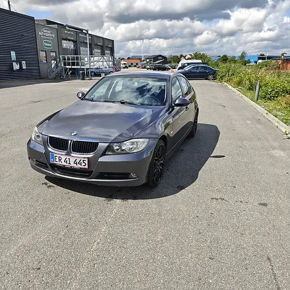 BMW 320I