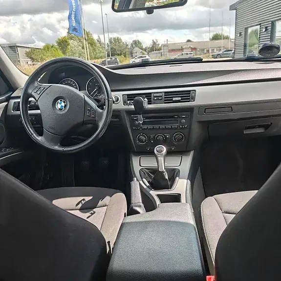 BMW 320I 2005 photo 4