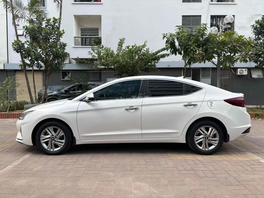 Hyundai Elantra 2019 photo 2