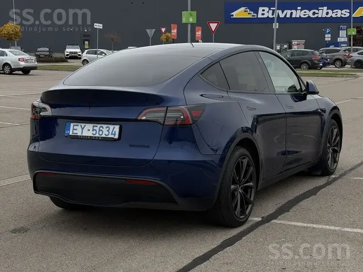 Tesla Model Y 2023 photo 4