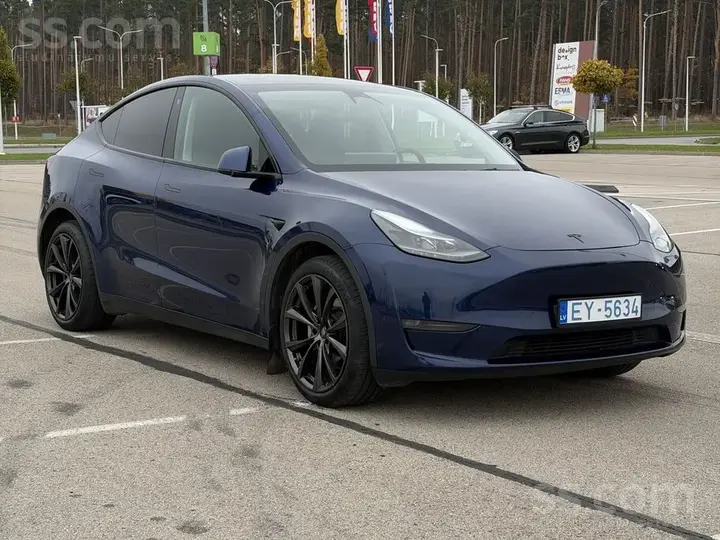 Tesla Model Y 2023 photo 3