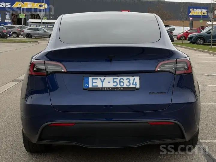 Tesla Model Y 2023 photo 5