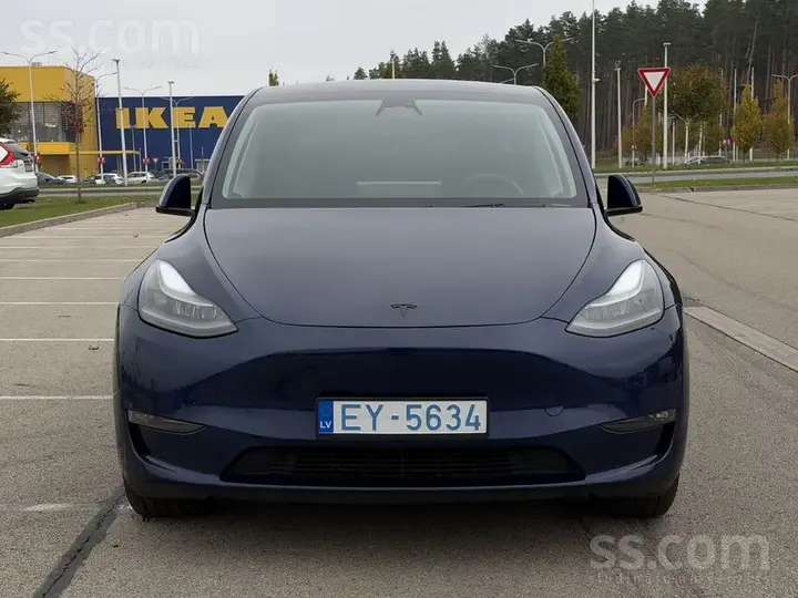 Tesla Model Y 2023 photo 2