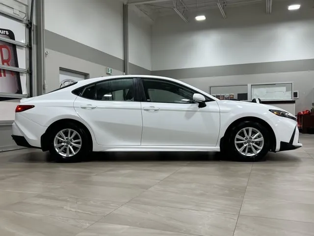 Toyota Camry 2025 photo 4