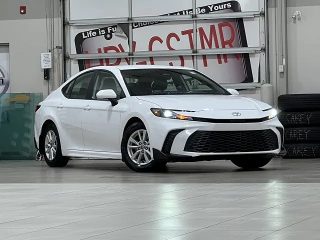 Toyota Camry 2025 photo 2