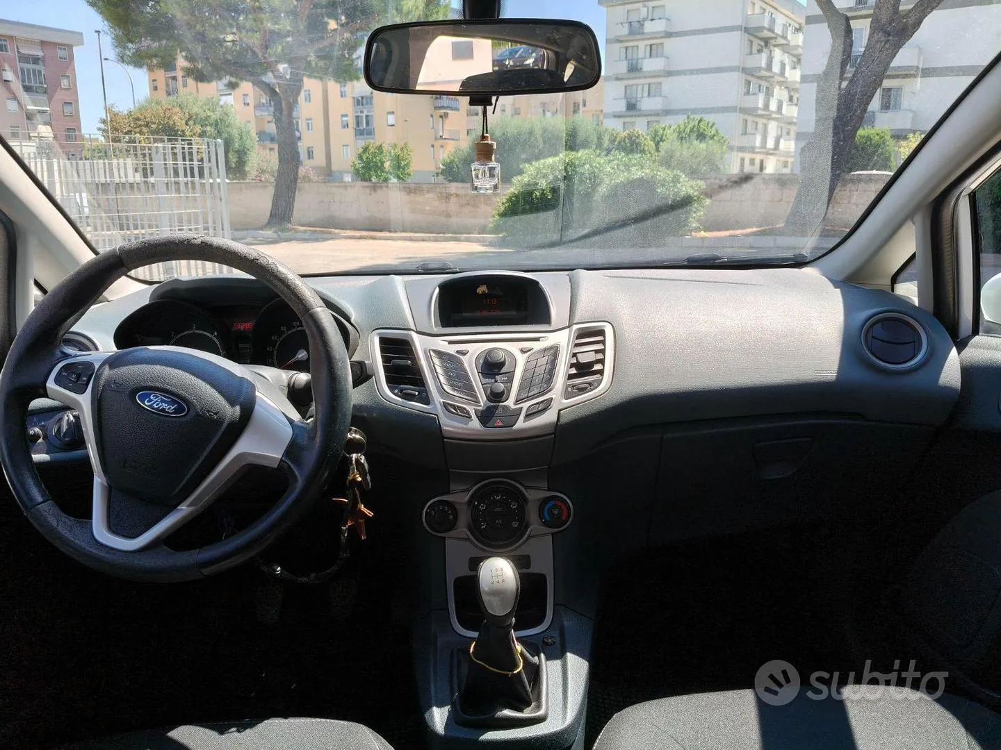 Ford Fiesta 2010 photo 3