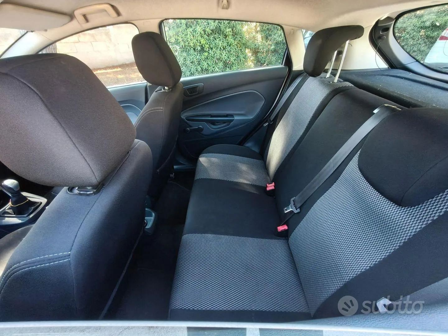 Ford Fiesta 2010 photo 4