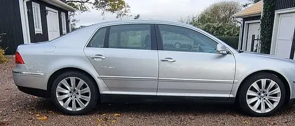 Volkswagen Phaeton 2005 photo 2
