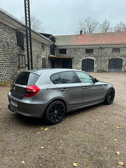BMW 118D 2011 photo 3