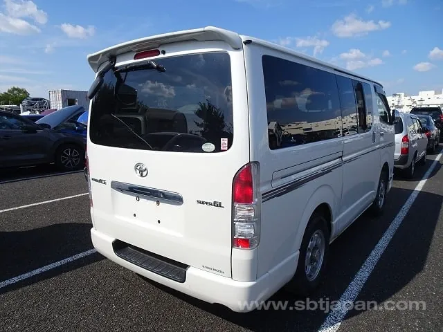 Toyota Regiusace Van 2012 photo 4