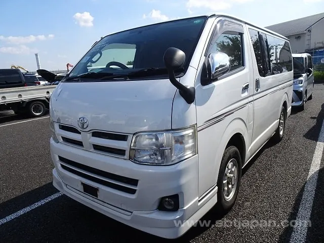 Toyota Regiusace Van 2012 photo 2
